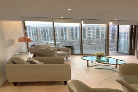 Beautiful 2 bed 2 bath in the popular development in Royal Wharf - Photo 5