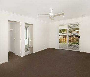 MODERN SPACIOUS DUPLEX IN ROSEMOUNT RISE - Photo 6
