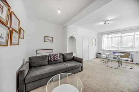 1 bedroom flat to rent - Photo 4