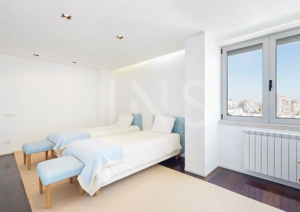 Apartamento T5 em Lisboa