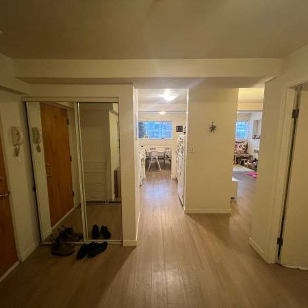 1 Bedroom 1 Bath LARGE SUITE! South Granville $2000 - Photo 3