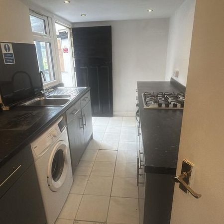 5 bedroom house share to rent - Photo 4