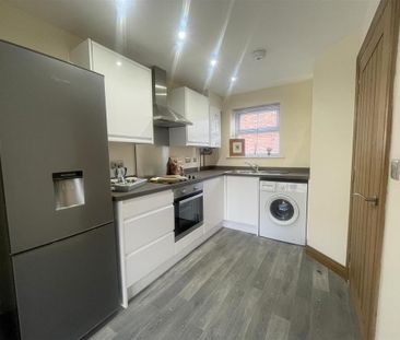 3 bedroom semi-detached house to rent - Photo 1