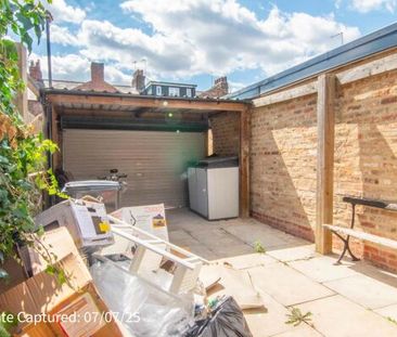 13, Earle Street - Photo 2