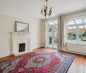 6 bedroom detached house to rent - Photo 1