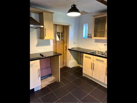 2 bedroom terraced house to rent - Photo 2