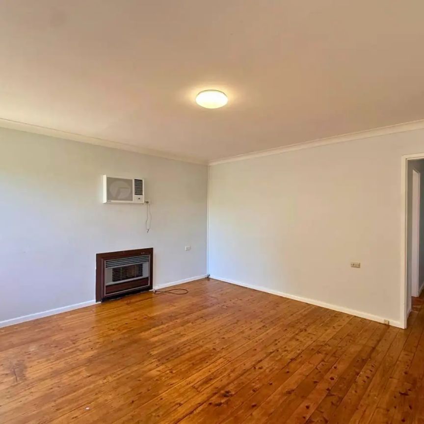 “3 Bedroom Home, Located In Penrith!” - Photo 1