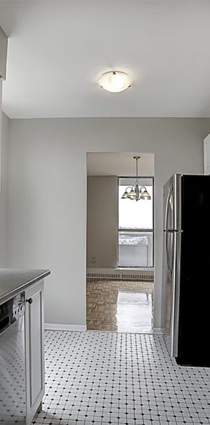 Steven Tower - Photo 1