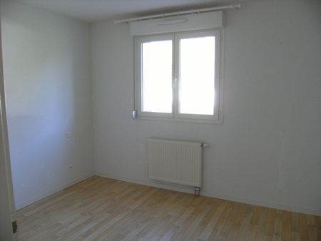 Location Appartement 3 pièces 74m² - Photo 4
