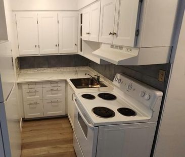 4 1/2 à louer- libre maintenant - Photo 2
