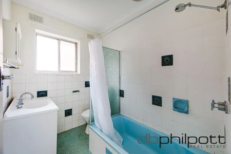 “RENOVATED 2 BEDROOM UNIT IN MARDEN” - Photo 5