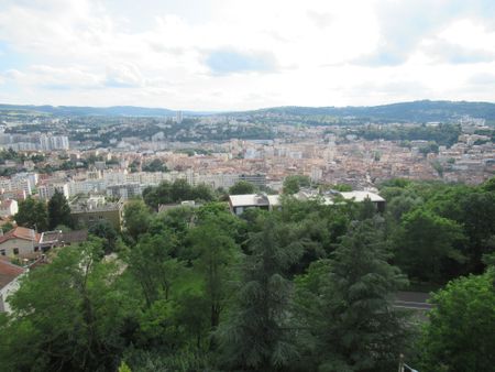 Location Appartement 1 pièce 34m² ST ETIENNE 42100 - Photo 2