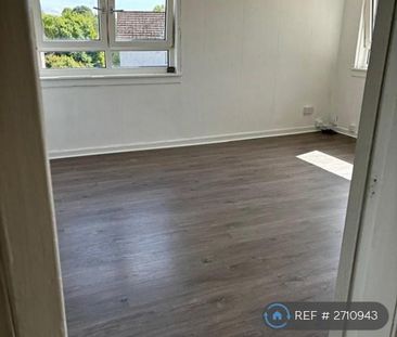 3 bedroom flat to rent - Photo 3