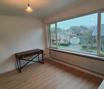 Ruime gezinswoning met 3 slaapkamers te Assebroek. - Photo 4