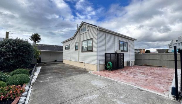 Te Koa Road, Central Panmure - Photo 1