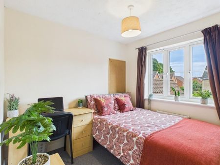 4 bedroom terraced house to rent - Photo 3