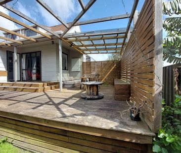 Family home in Beach Haven - Photo 5