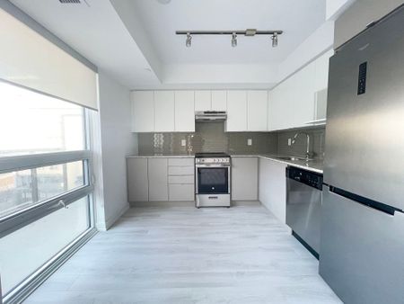 YORKDALE II CONDO: Ranee Ave & Varna Dr. (120 Varna Dr.) AD#100622 - Photo 4