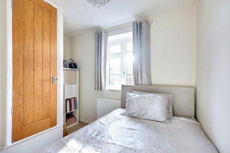 3 bedroom semi-detached house to rent - Photo 3