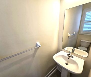 For Lease - 32 Clear Spring Avenue, Georgina, Ontario - Photo 1