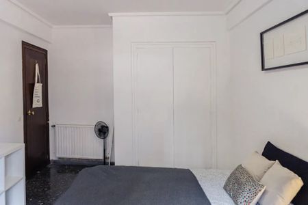 Carrer de Jaume Roig, Valencia, Valencian Community 46010 - Photo 2