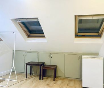 Room in a Shared Flat, B/G, E2 - Photo 3