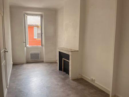 Location Appartement 2 pièces 44m² AUBAGNE 13400 - Photo 5