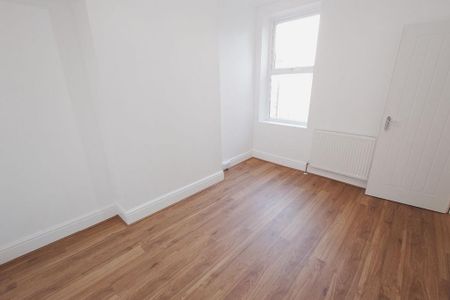 4 bedroom terraced house to rent - Photo 4