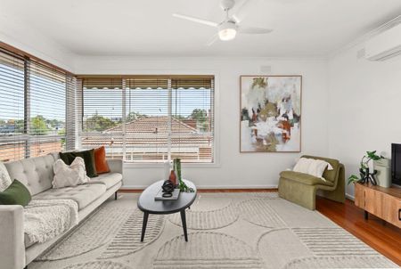 Private & low-maintenance lifestyle - Photo 2