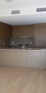 $3600/2br+2bath @ Luxury CentreView with World Class Facilities - Photo 4