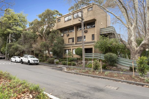 Stylish Double-Storey Living in a Prime North Melbourne Pocket - Photo 1