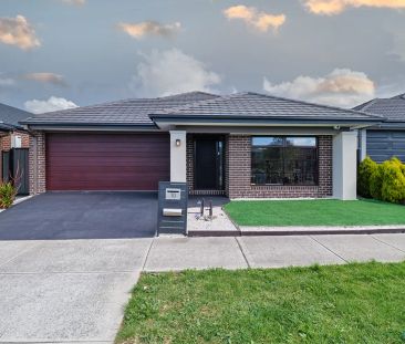 “WALKING DISTANCE TO ALL AMENITIES - Heart of Craigieburn!” - Photo 4
