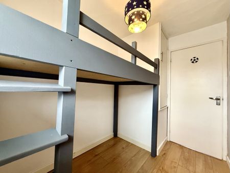 Larchwood, Preston - Photo 4