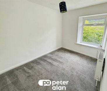 Alma Street, ABERTILLERY - Photo 3