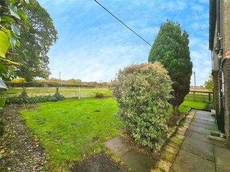 3 bedroom detached house to rent - Photo 5