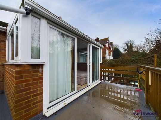 Hollington Park Road, St. Leonards-on-sea, TN38 - Photo 1