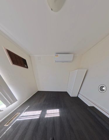 Dandenong North - Photo 2