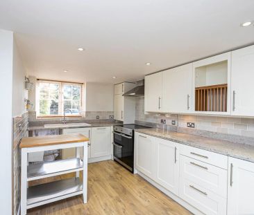 2 Bedroom Barn Conversion - Photo 3