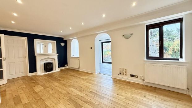 5 bedroom detached house to rent - Photo 1