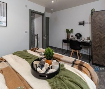 1 bedroom in a house share to rent - Photo 2