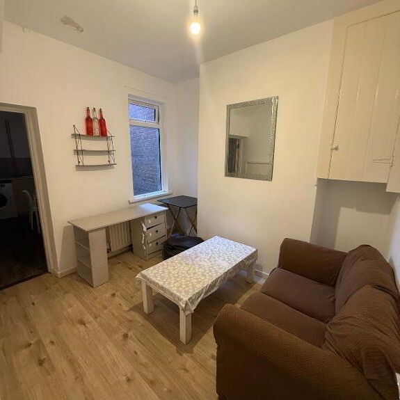 6 Edinburgh Street, Belfast, BT9 7DS - Photo 1