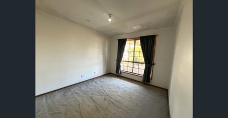 Charming 3-Bedroom Home in Craigmore - Photo 3