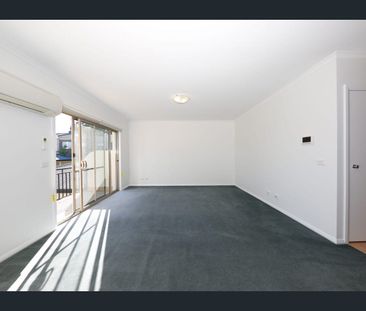 Peaceful Leafy Apartment in a Prime Doncaster East Location - Photo 1