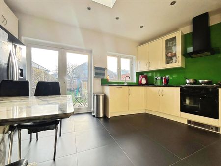 Ellerdine Road, Whitton Borders, Middlesex, TW3 2PN - Photo 2