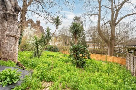 2 bedroom maisonette to rent - Photo 4