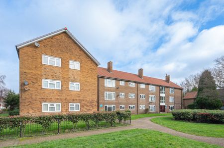 Ryder Close, Bromley, BR1 - Photo 2