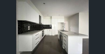 Modern 3-Bedroom Townhouse in Prime Westmeadows Location - Photo 4