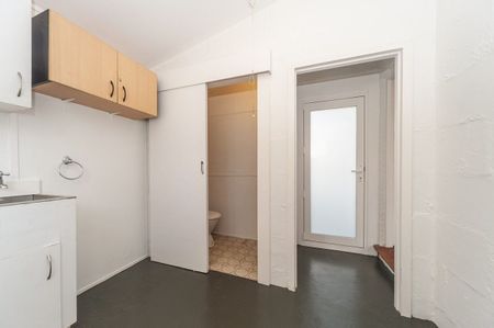 2-Bedroom Home Near Wellington Airport - Photo 4