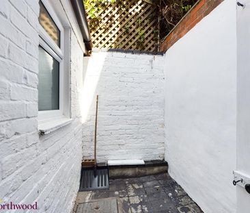 2 bedroom terraced house to rent - Photo 3