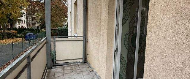 Schöne helle Erdgeschoss 2 Raum Wohnung mit Balkon und Einbauküche ab sofort zu vermieten - Foto 1